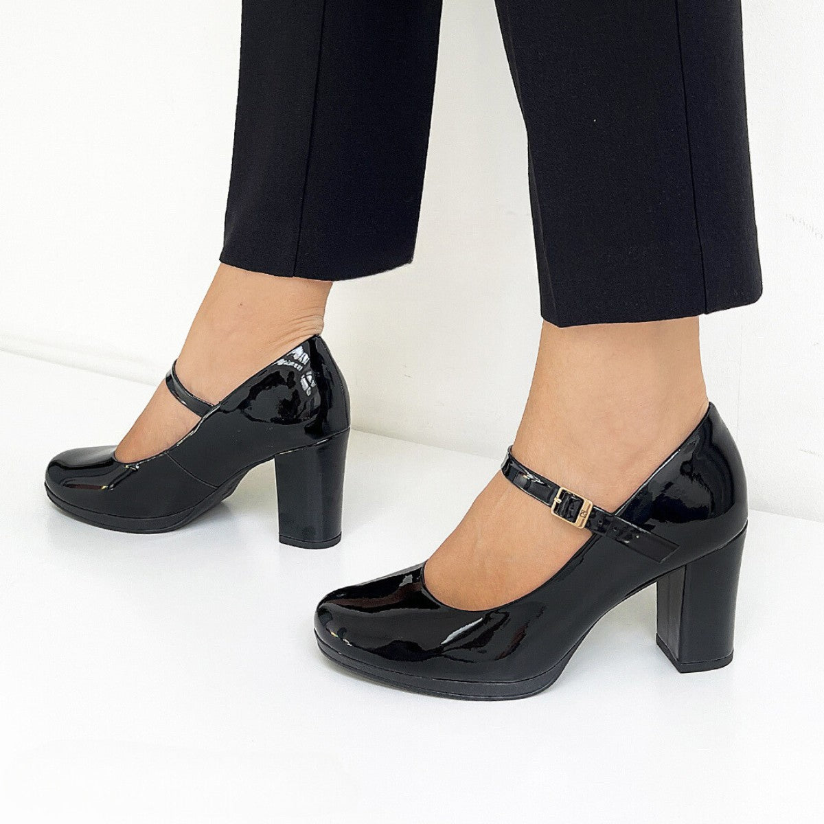 Sandalias De Tacon Cerradas Charol Zapatillas Cerradas De Moda